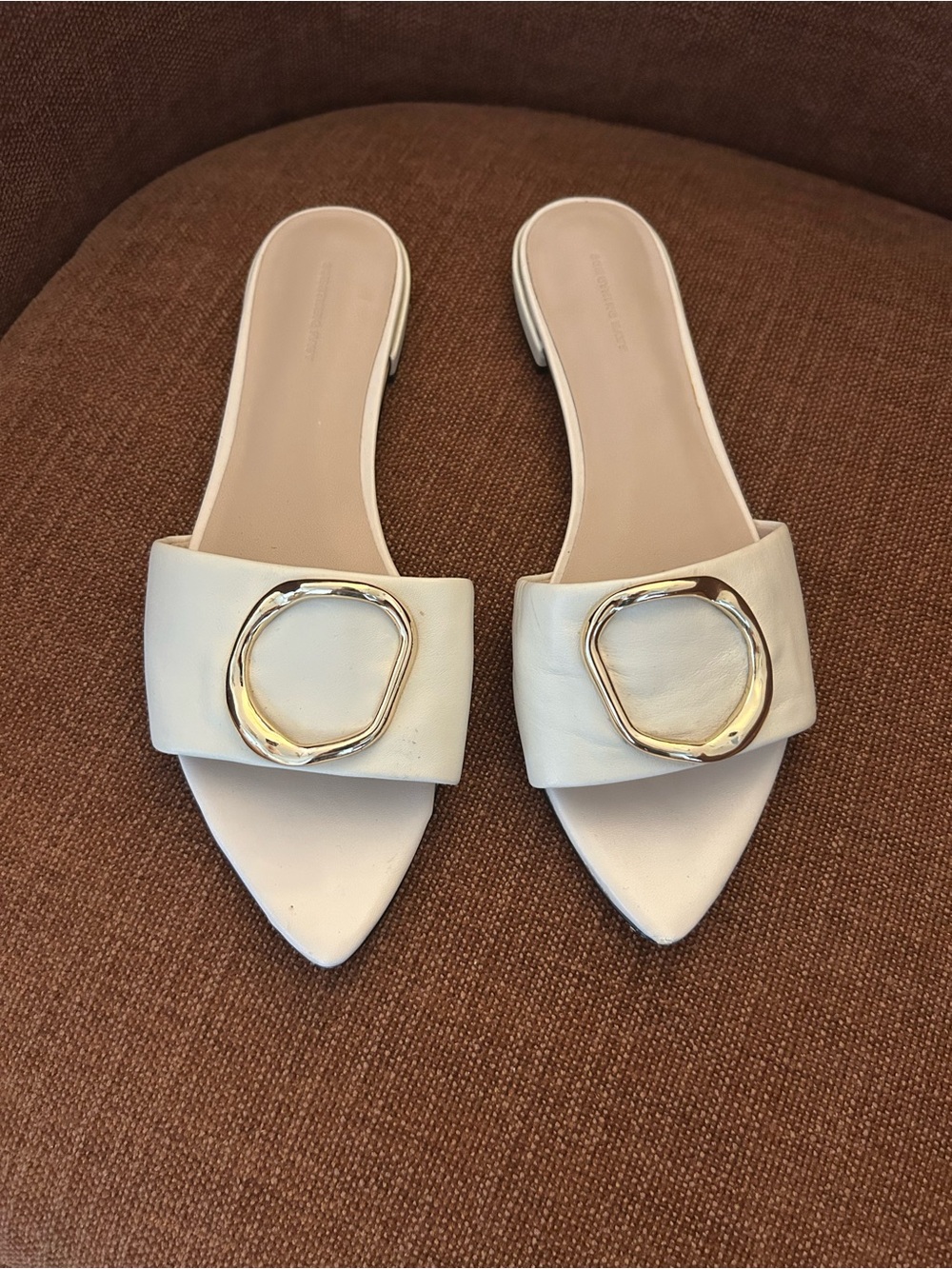 ‘Something Navy’ White Pointed-Toe Slide Sandals with Gold Accent Size 7.5